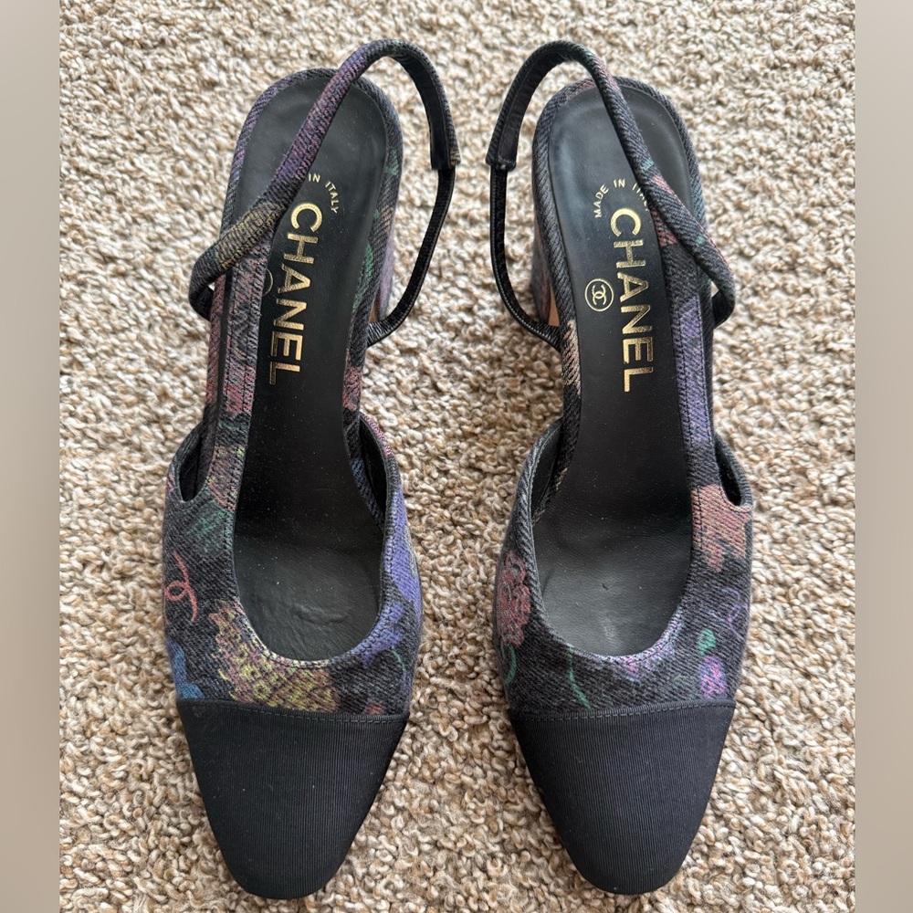 CHANEL slingback